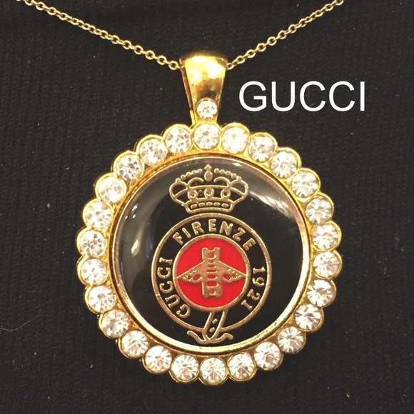 gucci button necklace